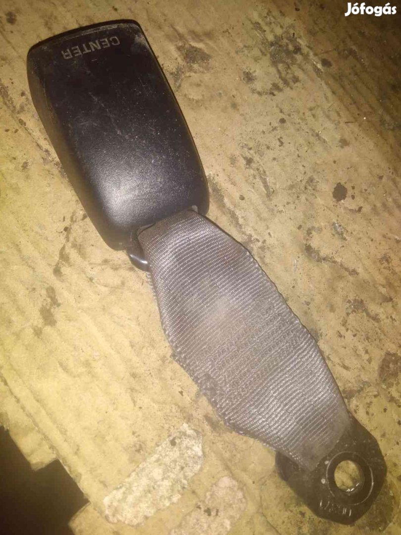 Suzuki Ignis 03-07 Hátsó Biztonsági Öv Csatlakozó