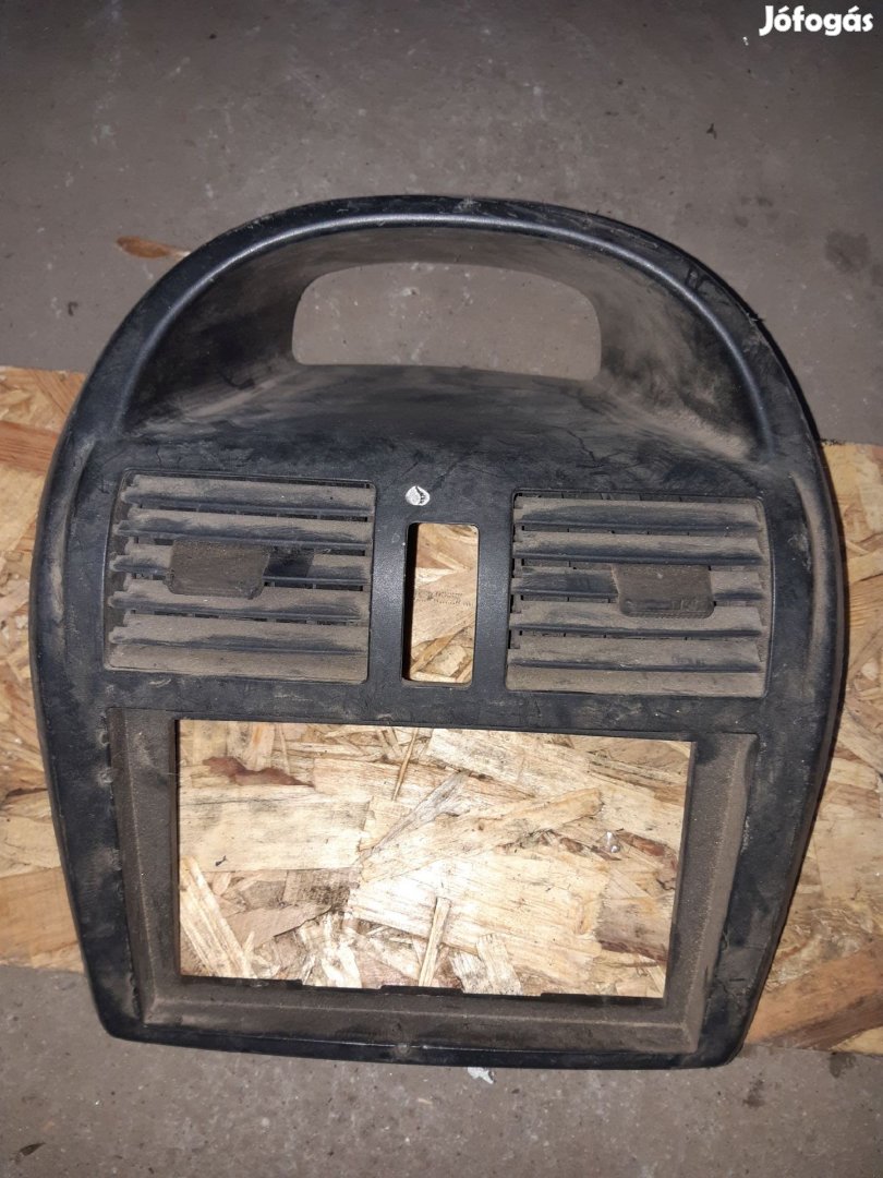Suzuki Ignis 03-07 Középkonzol Keret Középső Szellőző