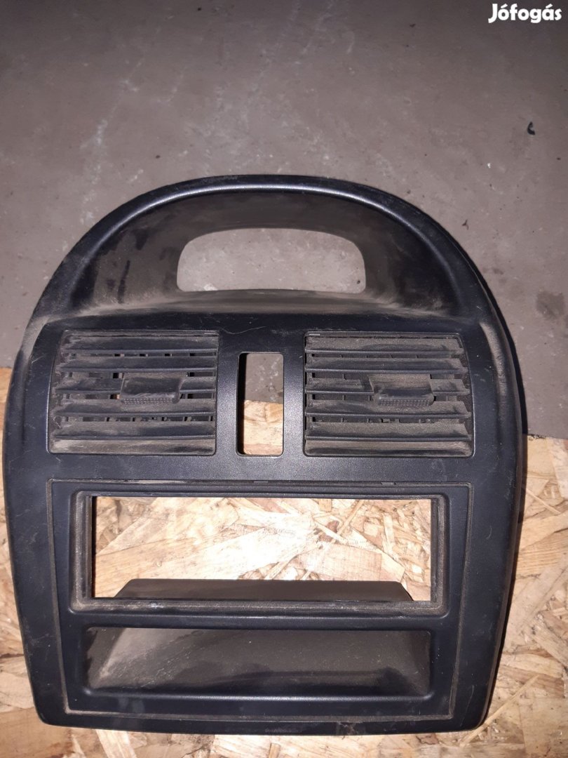 Suzuki Ignis 03-07 Középkonzol Keret Középső Szellőző