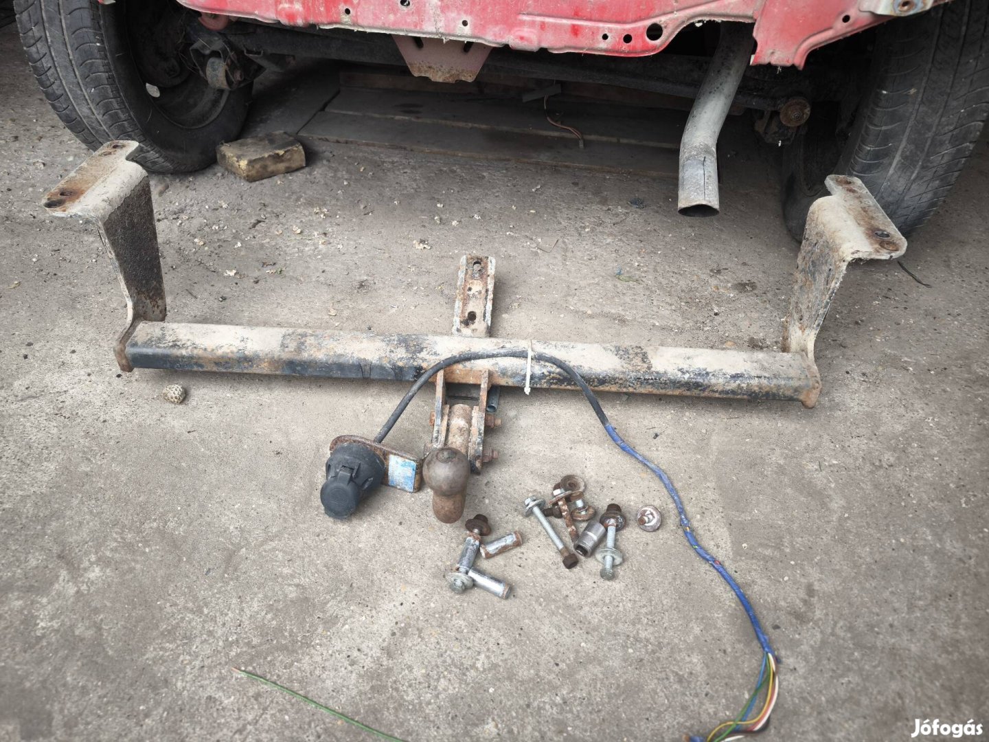 Suzuki Ignis 2003 tól vonóhorog csavar elektronika 