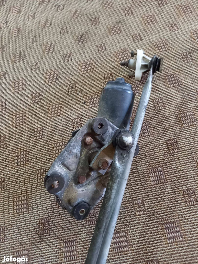 Suzuki Ignis ablaktörlő motor 2003