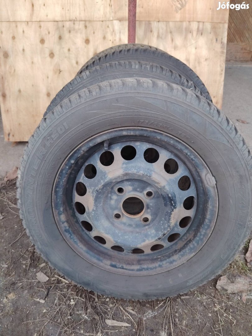 Suzuki Ignis acélfelni 