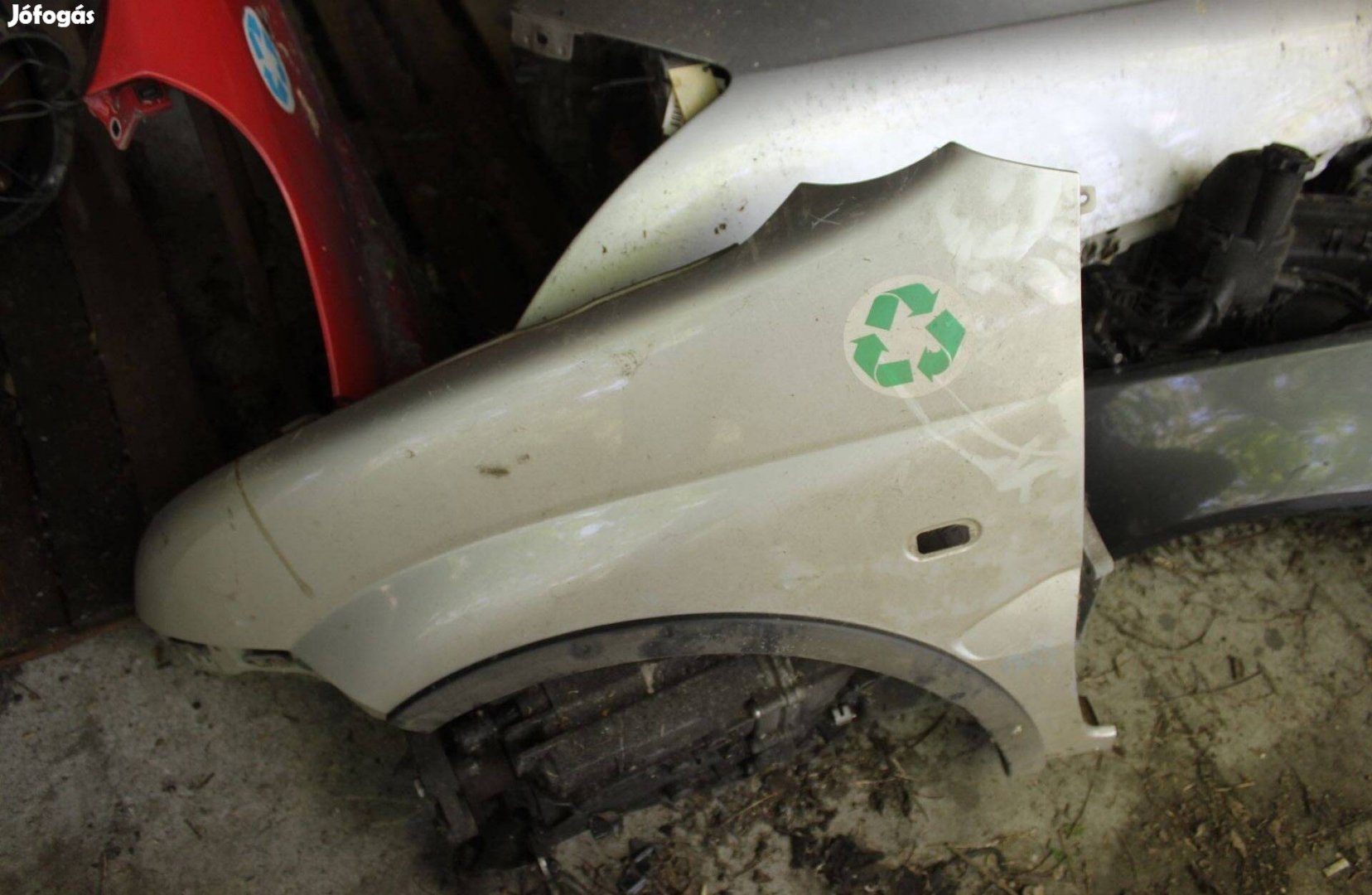 Suzuki Ignis bal első sárvédő