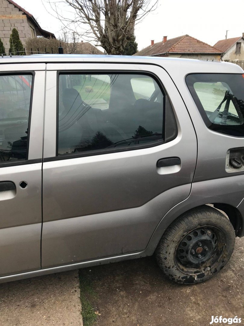 Suzuki Ignis bal hátsó ajtó ZU1