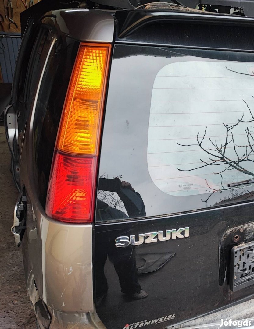 Suzuki Ignis bal jobb hátsó lámpa együtt pár 