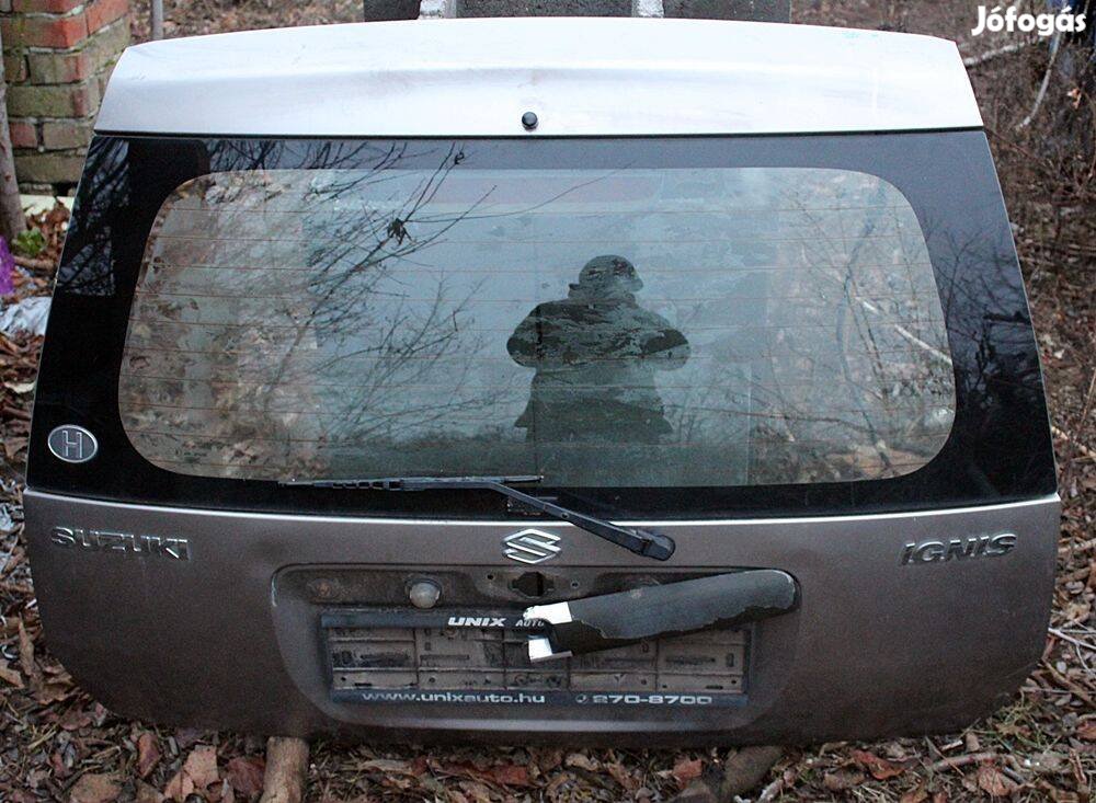 Suzuki Ignis csomagtér ajtó