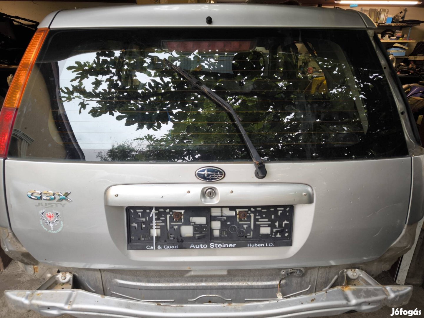 Suzuki Ignis csomagtér ajtó kis hibával 