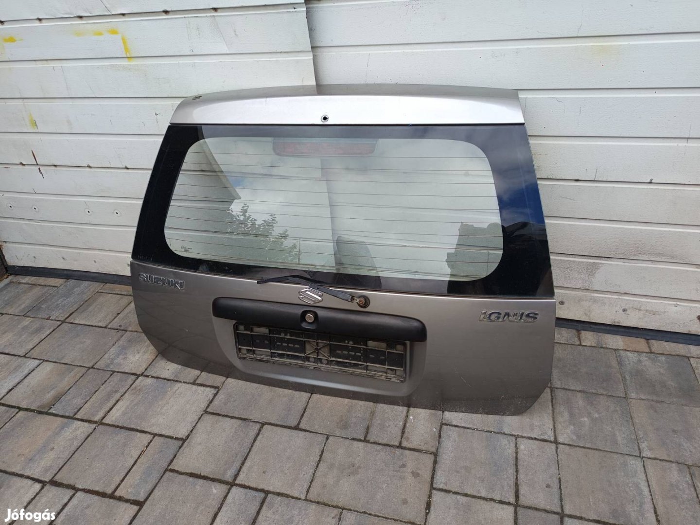 Suzuki Ignis csomagtérajtó