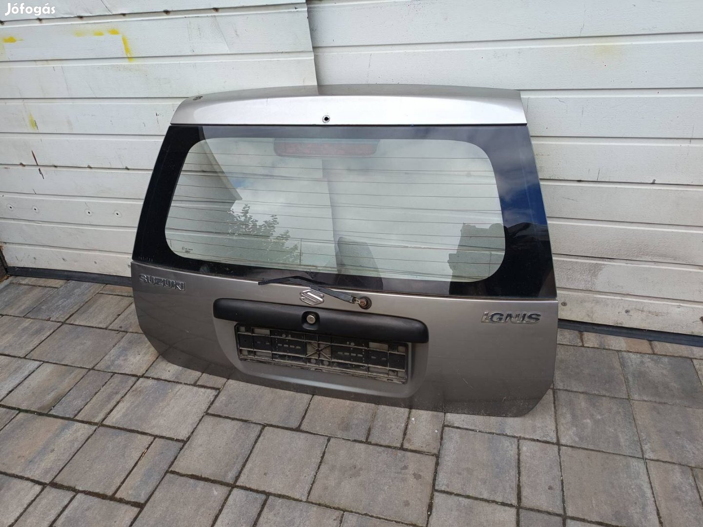 Suzuki Ignis csomagtérajtó