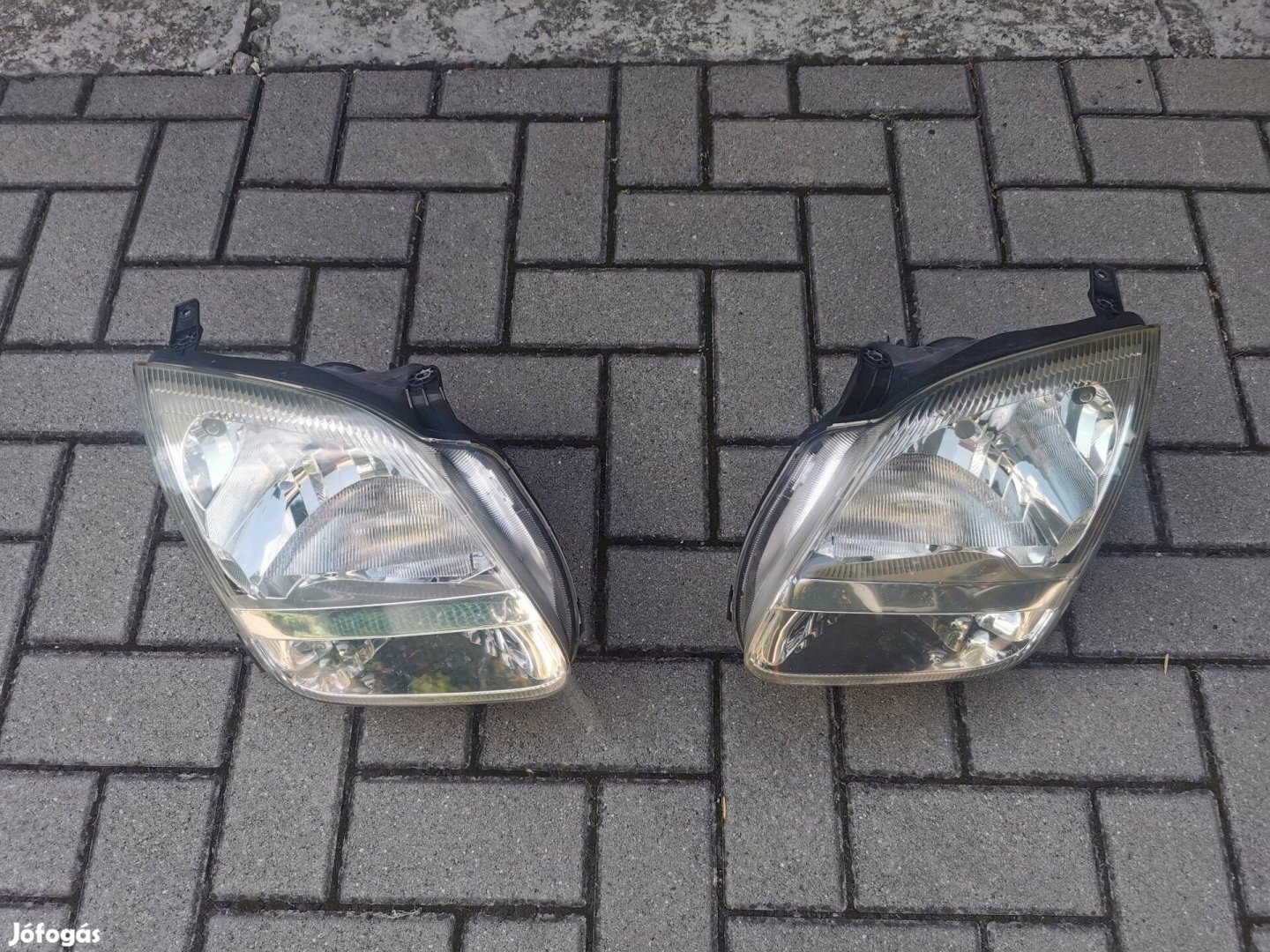Suzuki Ignis fényszóró első lámpa