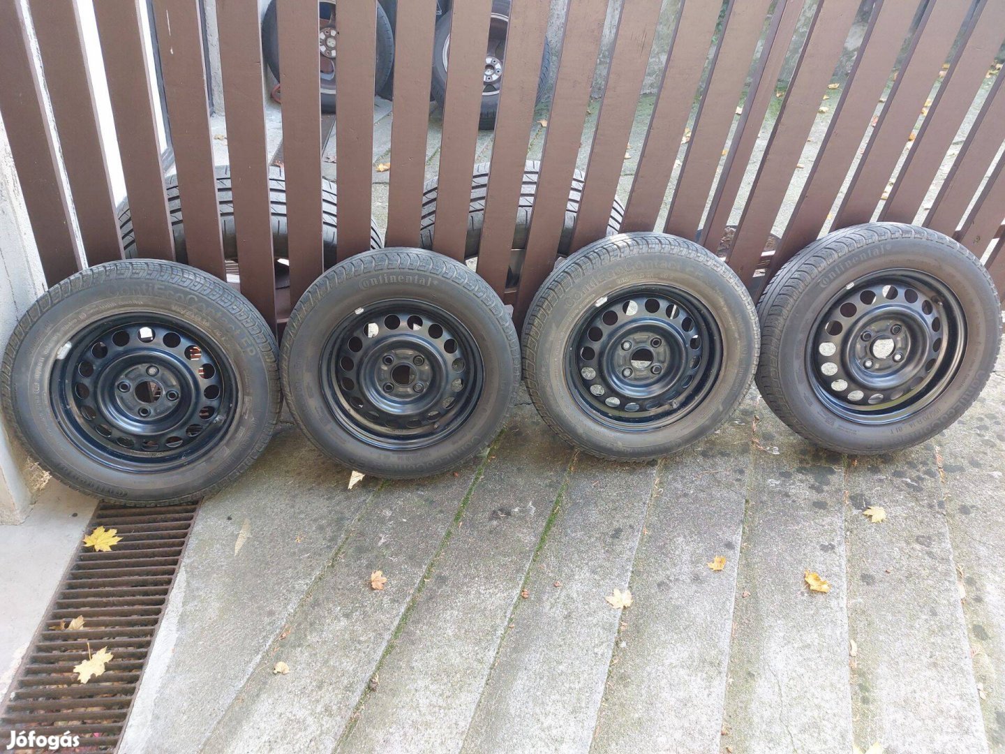 Suzuki Ignis gyári acélfelni 14" Continental nyári gumival