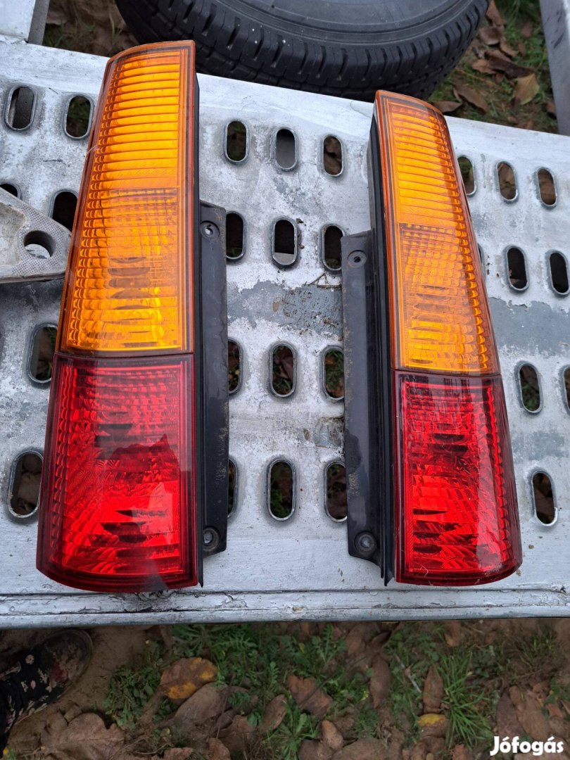 Suzuki Ignis gyári hátsó lámpa szép állapotban párban 20000Ft