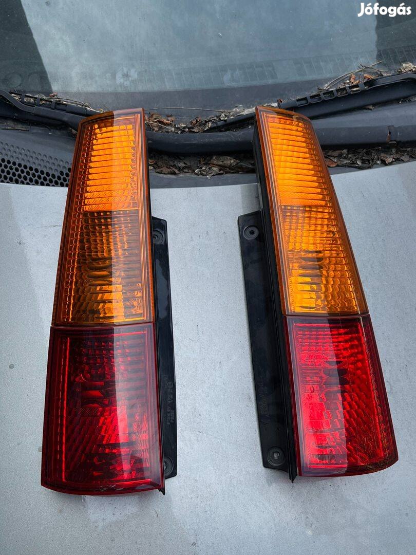 Suzuki Ignis hátsó lámpa pár
