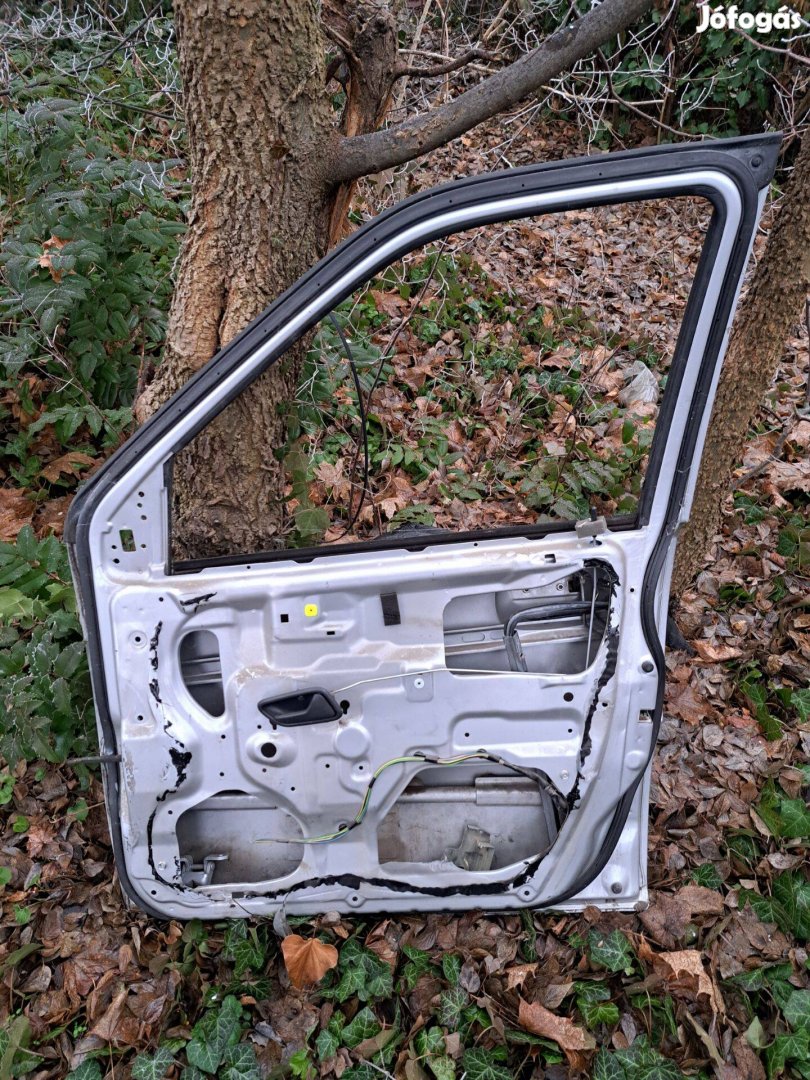 Suzuki Ignis jobb első ajtó, ezüst