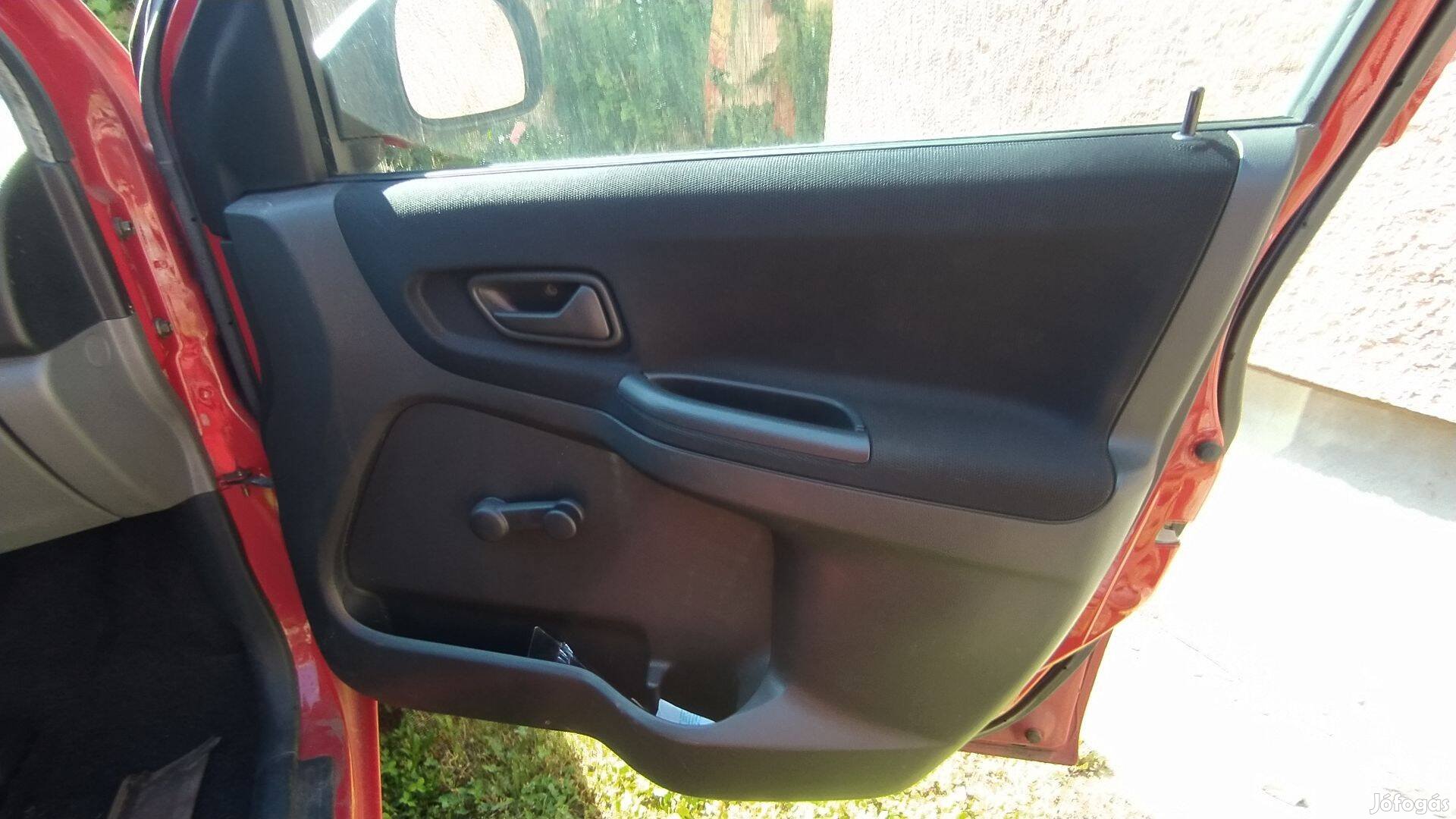 Suzuki Ignis jobbos balos hátsó ajtó