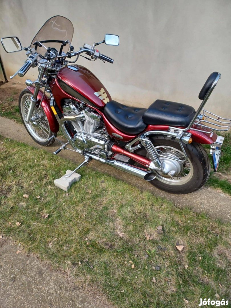 Suzuki Intruder VS800