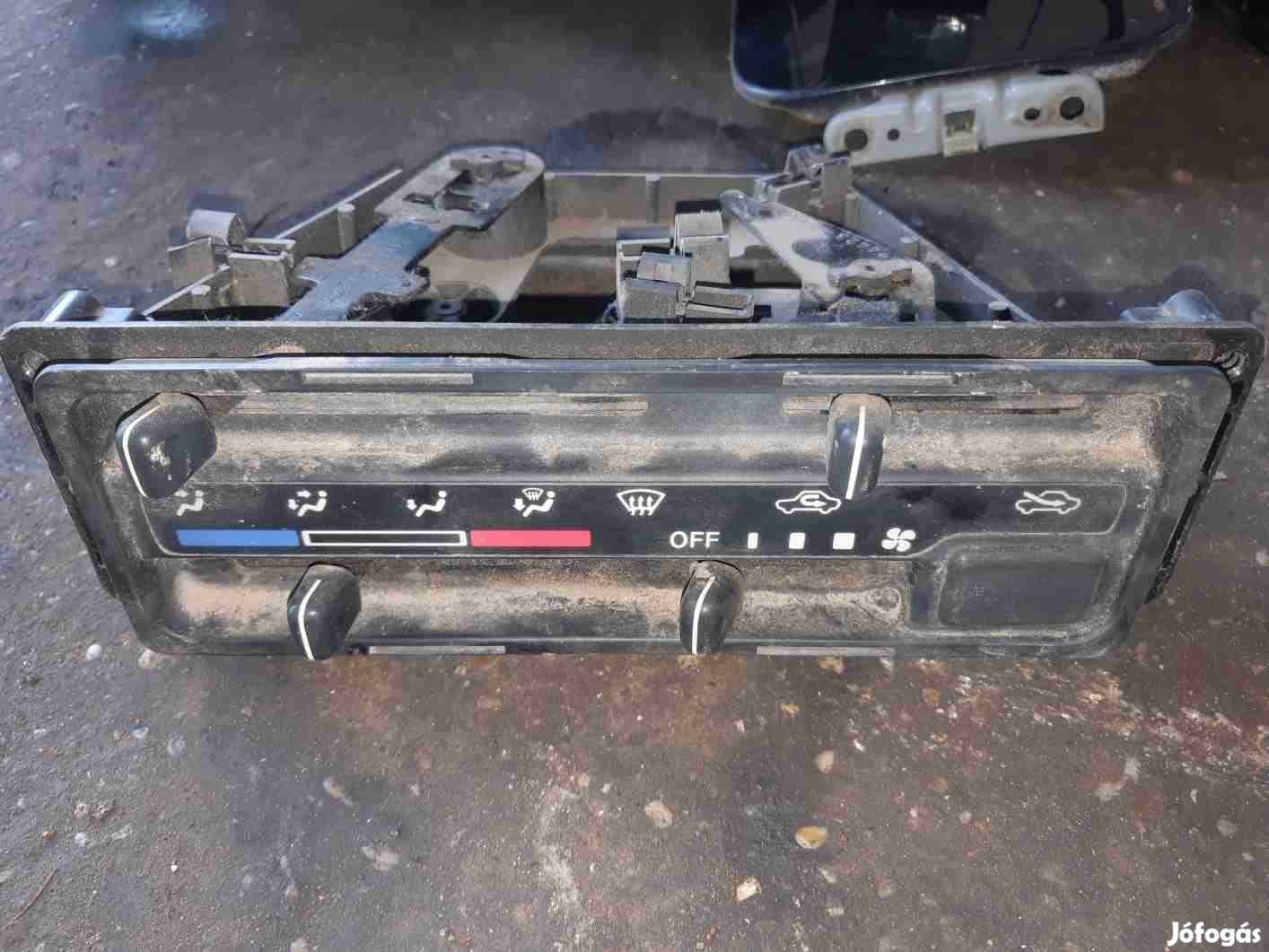 Suzuki Jimny Fűtéskapcsoló