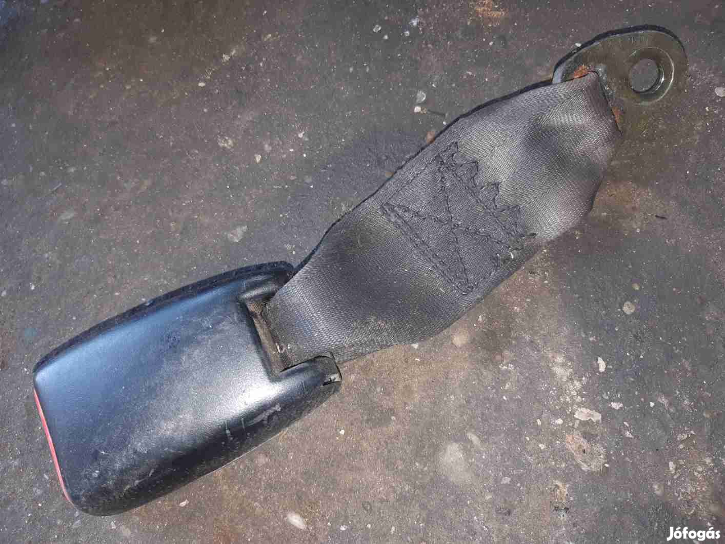 Suzuki Jimny Jobb Hátsó Biztonsági Öv Csatlakozó