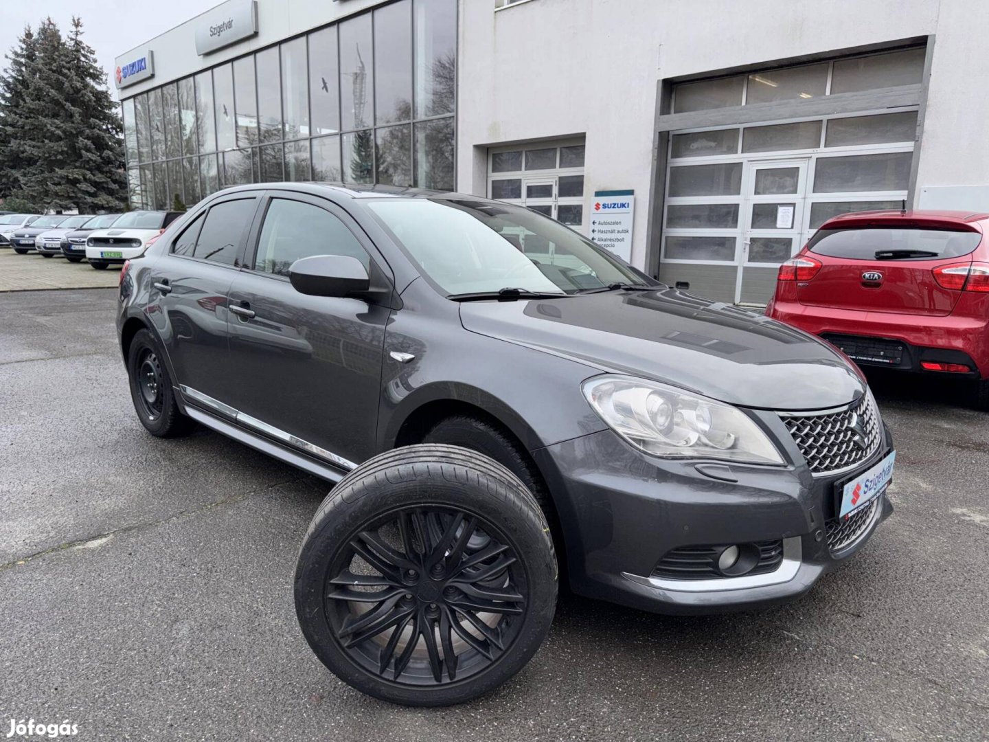 Suzuki Kizashi 2WD manuális váltós garanciával...