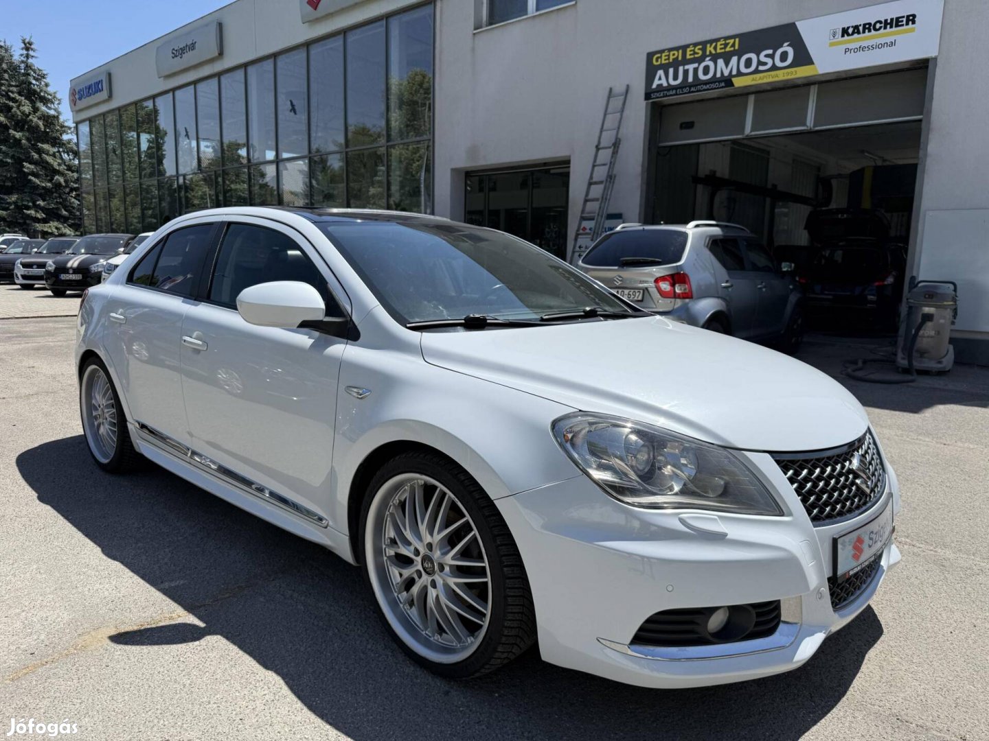 Suzuki Kizashi 2WD manuális váltóval Szigetváron