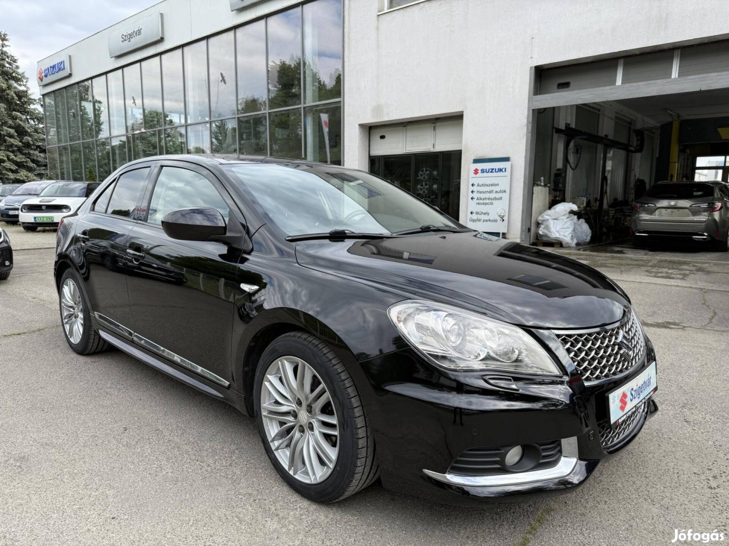 Suzuki Kizashi 2WD manuális váltóval Szigetváron
