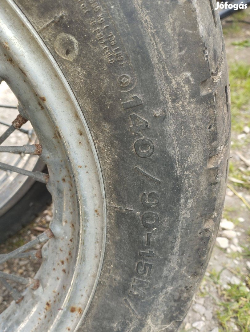 Suzuki LS 650 Savage kerekek gumival