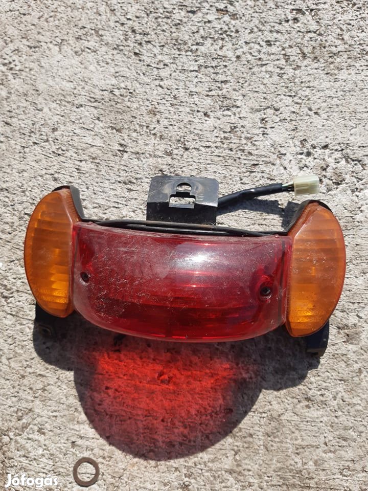 Suzuki Lets 4 hátsó lámpa