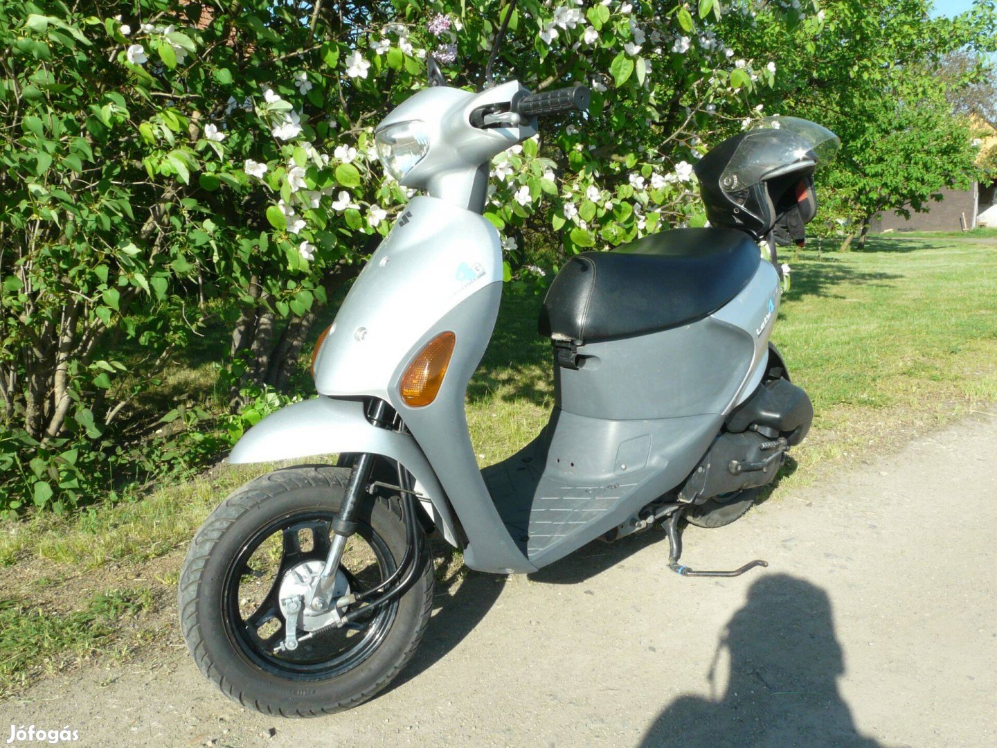 Suzuki Let's 4 robogó eladó UZ50GK5
