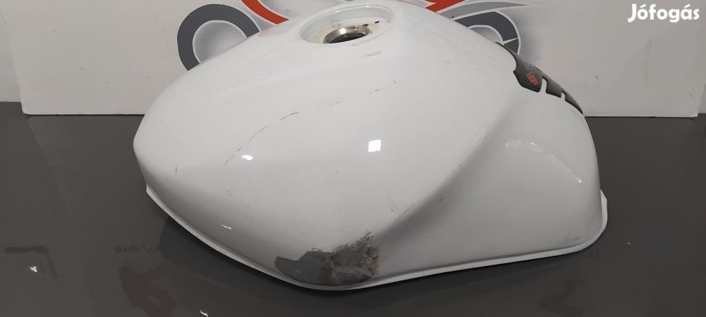Suzuki N 600 Bandit 12-14 Üzemanyagtartály