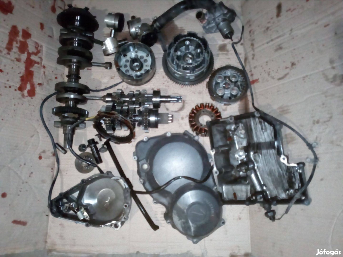 Suzuki RF 400 alkatrész , generátor