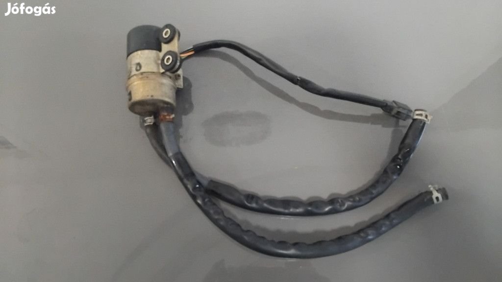 Suzuki RF 600 Üzemanyagpumpa