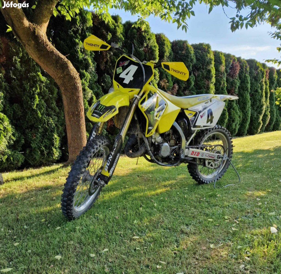 Suzuki RM125