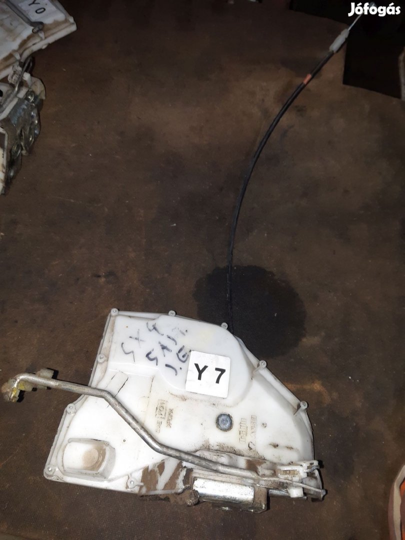 Suzuki SX4 Jobb Első Ajtó Zárszerkezet