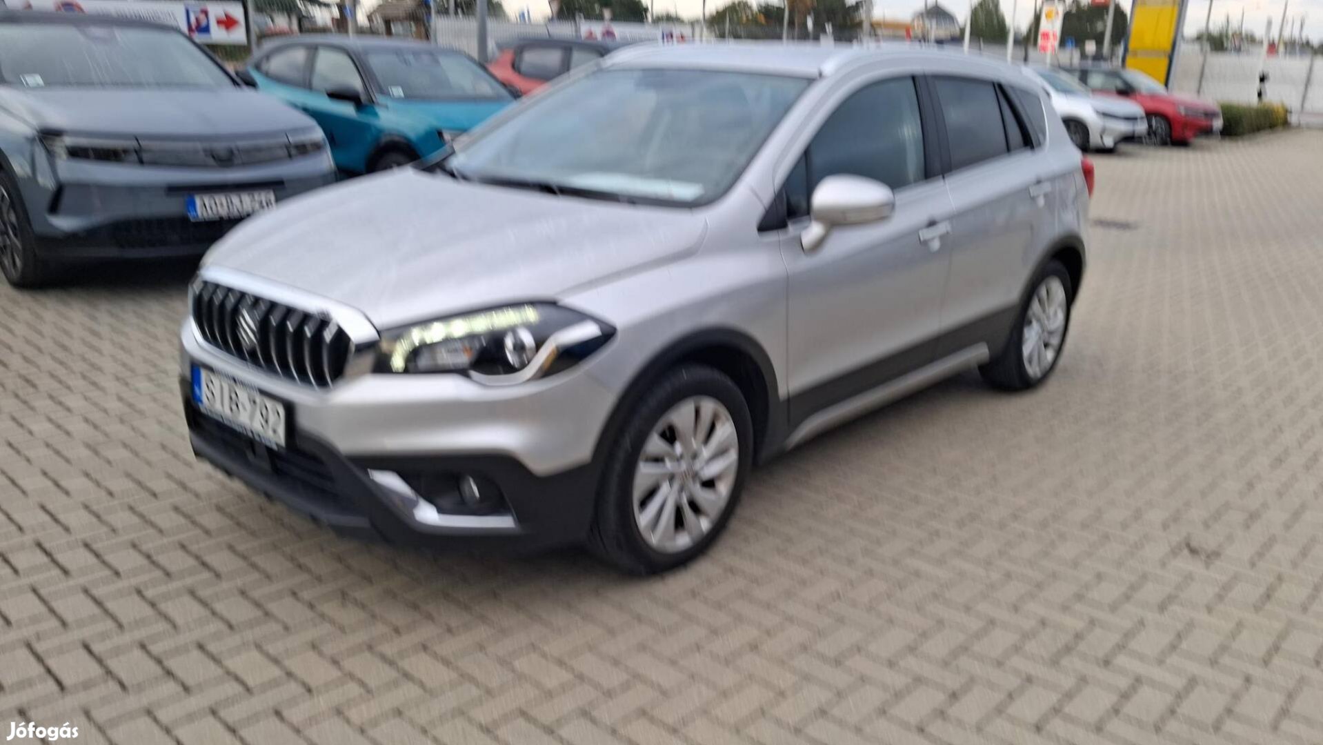 Suzuki SX4 S-Cross 1.4 Hybrid GL+ Vezetett szer...