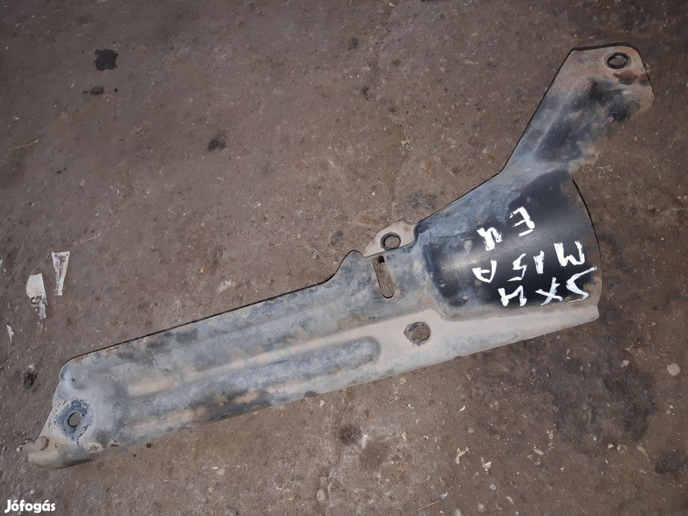 Suzuki SX4 Üzemanyag Betöltő Védő Burkolat