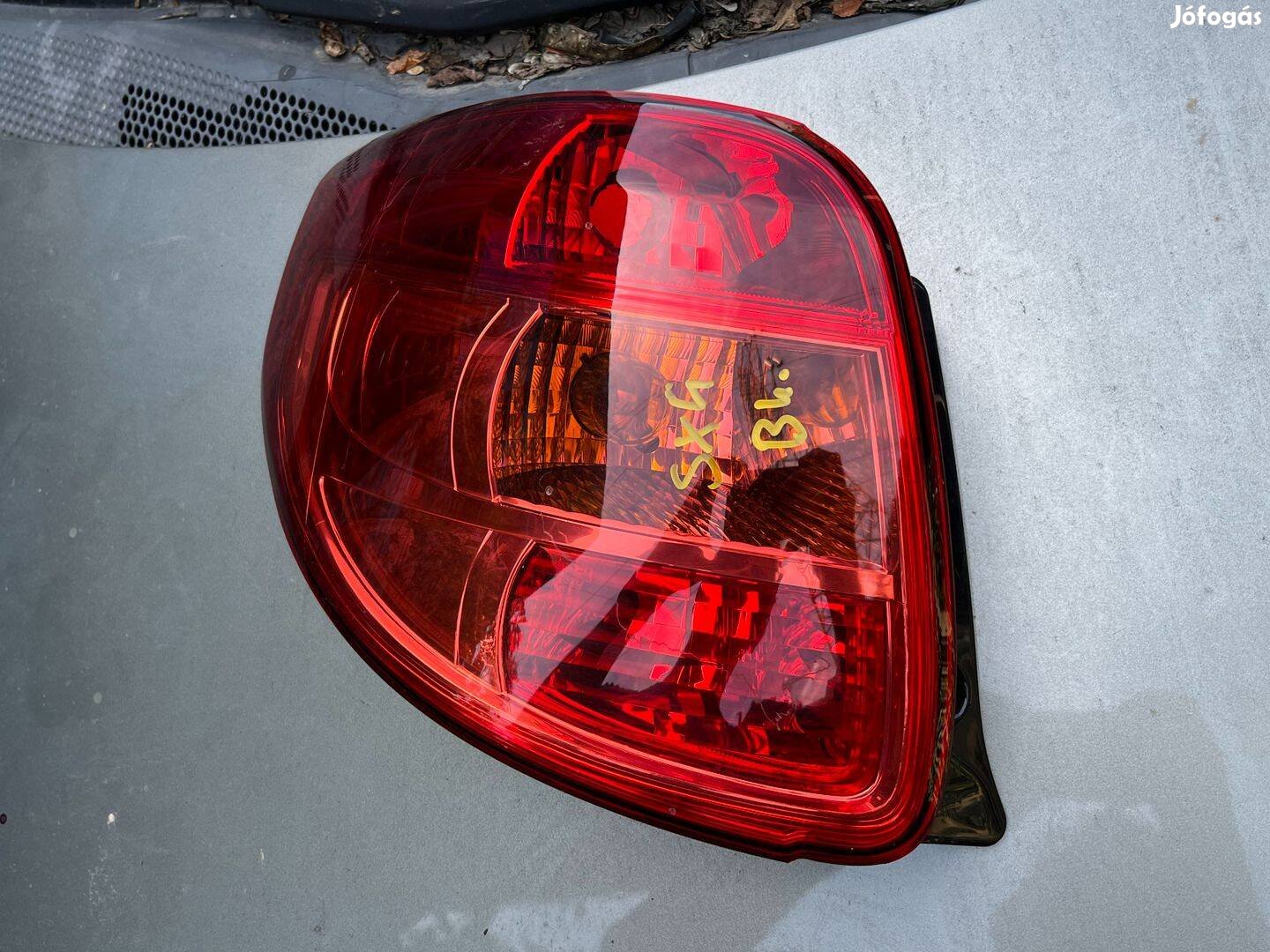 Suzuki SX4 bal hátsó lámpa