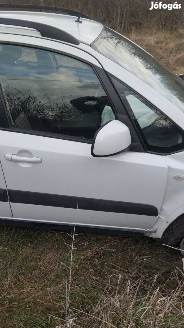 Suzuki SX4 jobb első ajtó