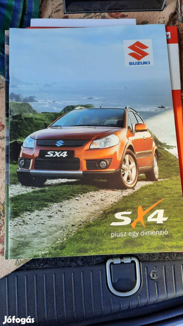 Suzuki SX4 prospektus és Suzuki Világ újság
