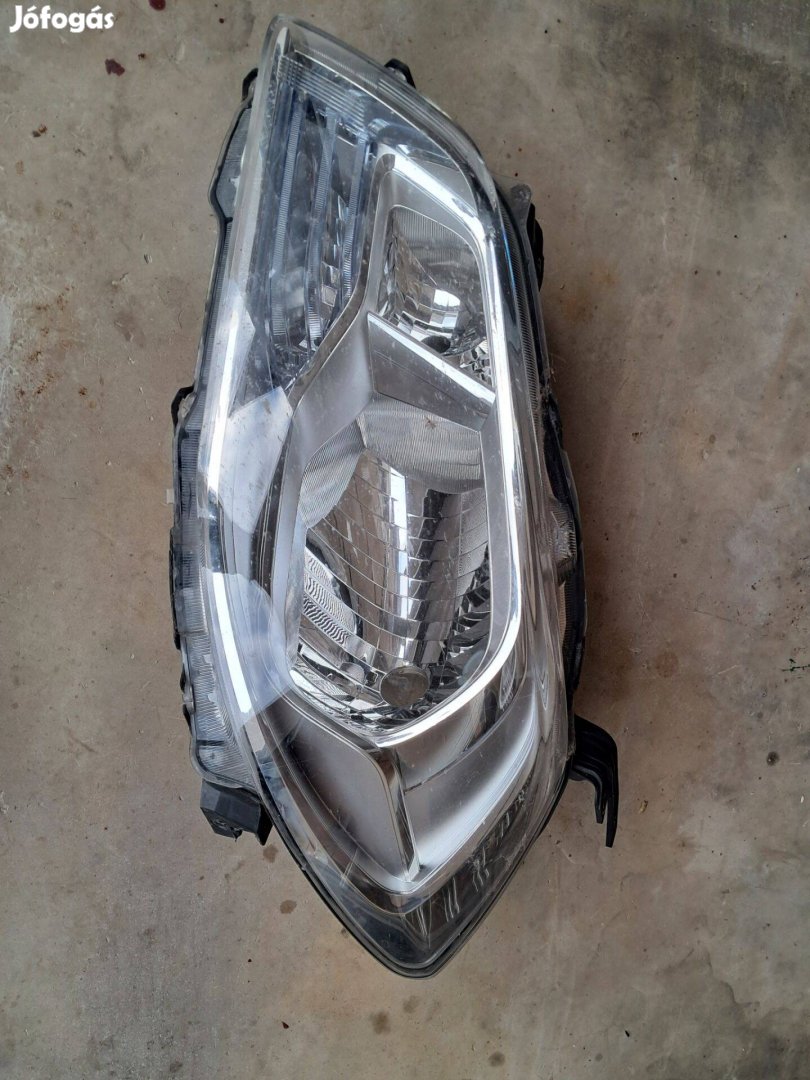 Suzuki S-Cross bal első lámpa