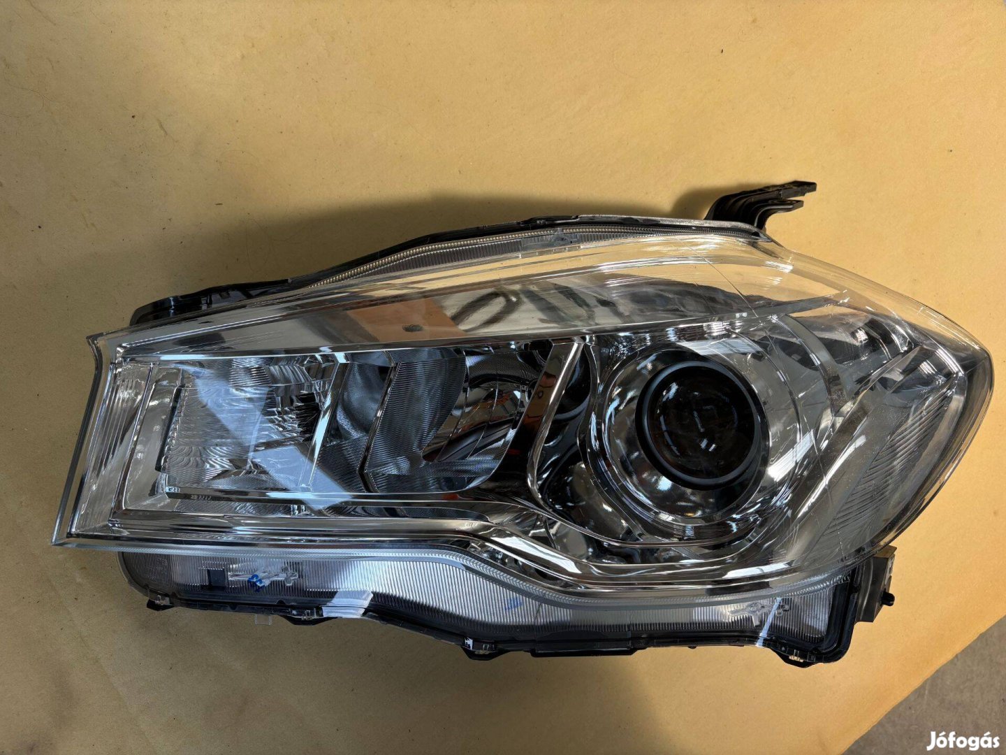 Suzuki S-cross Bal első fényszóró gyári
