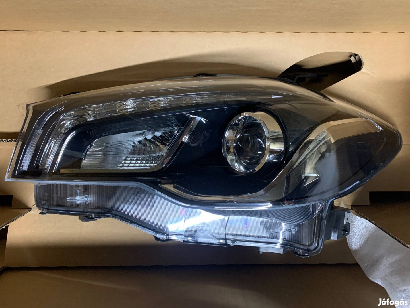 Suzuki S-cross Led fényszóró bal