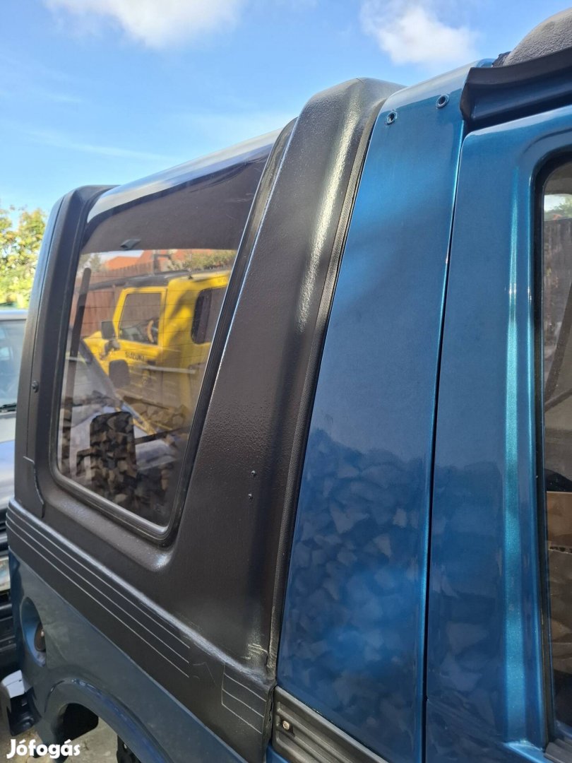 Suzuki Samurai Gyári műanyagtető