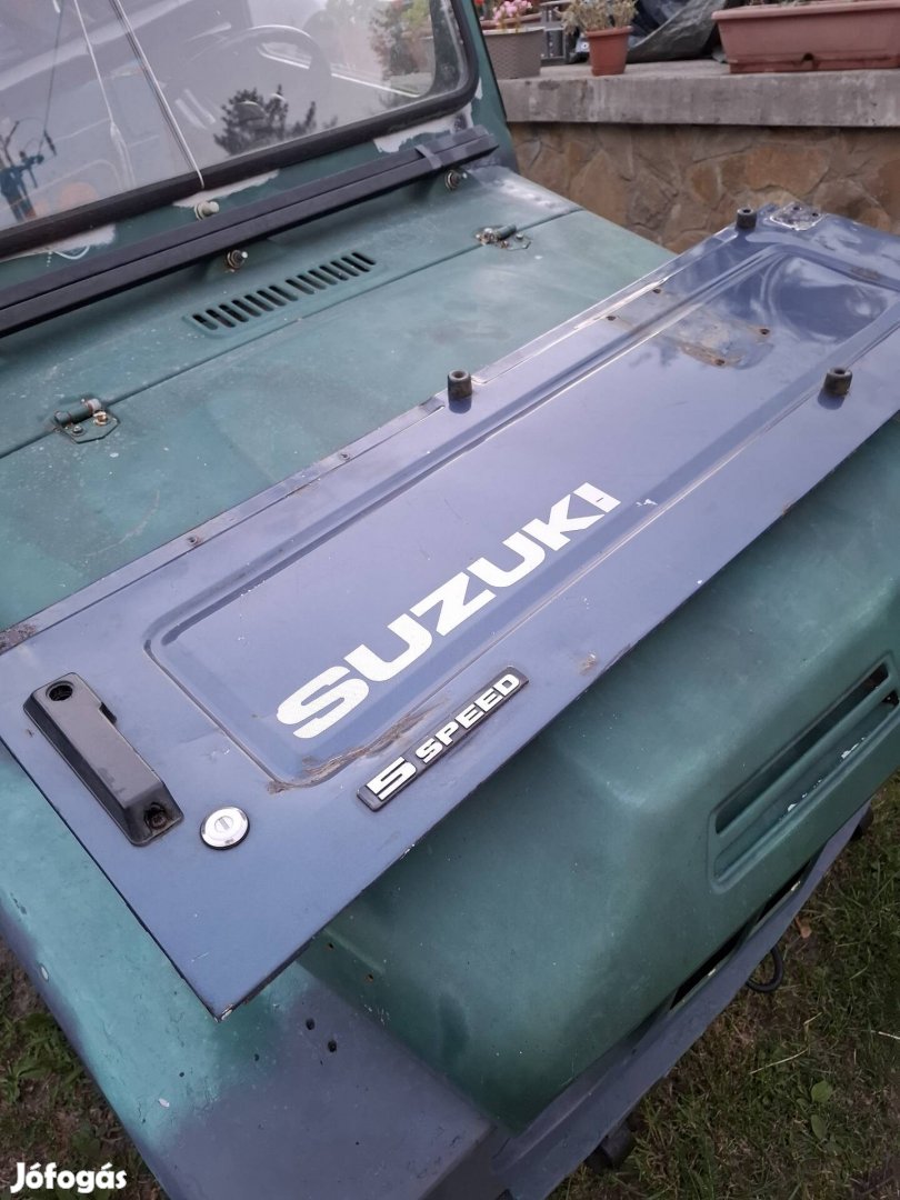 Suzuki Samurai cabrió csomagtér ajtó