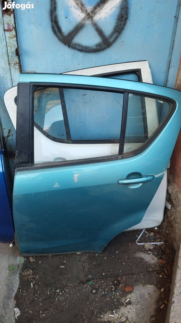 Suzuki Splash bal hátsó ajtó