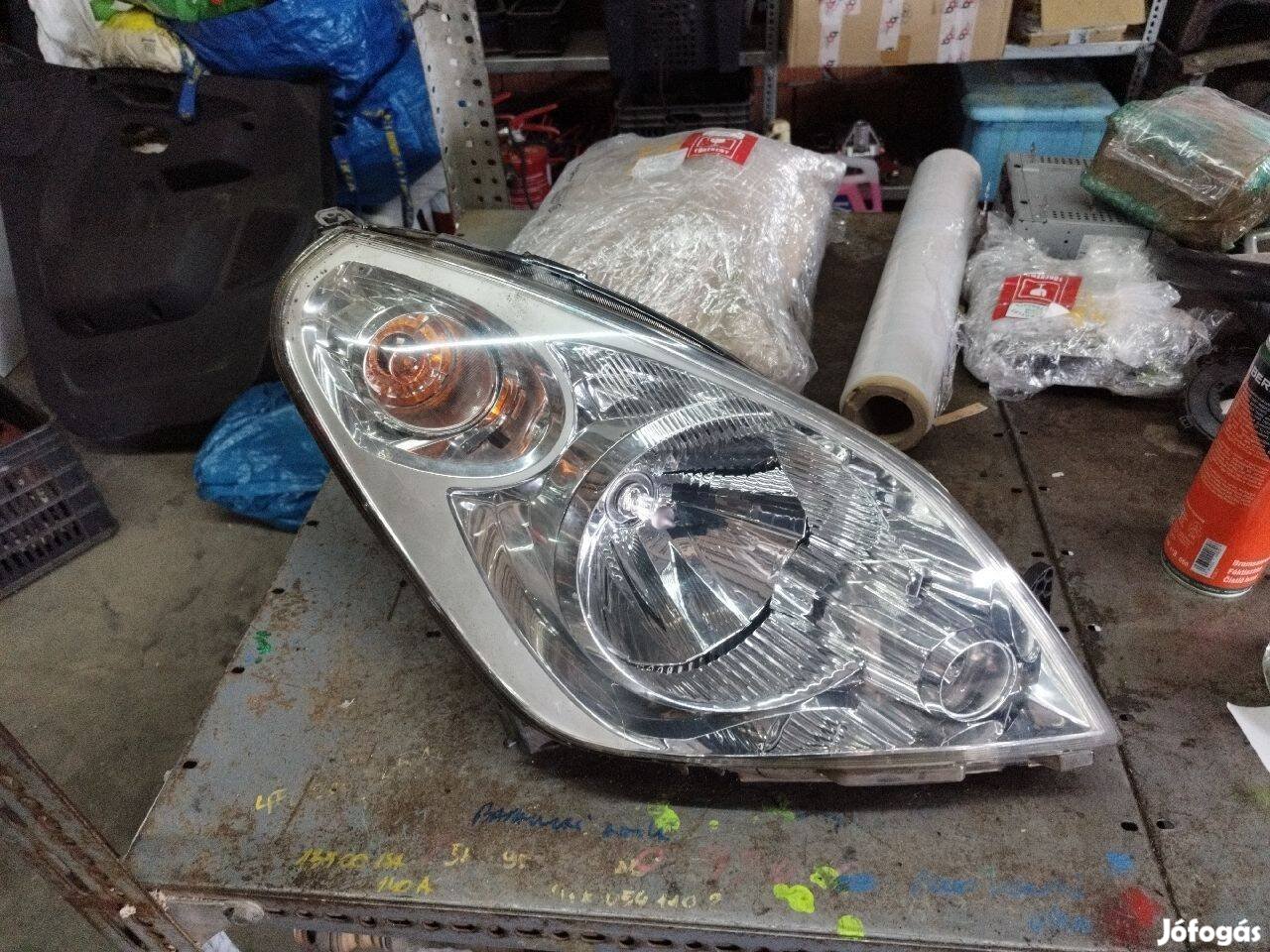 Suzuki Splash jobb első fényszóró