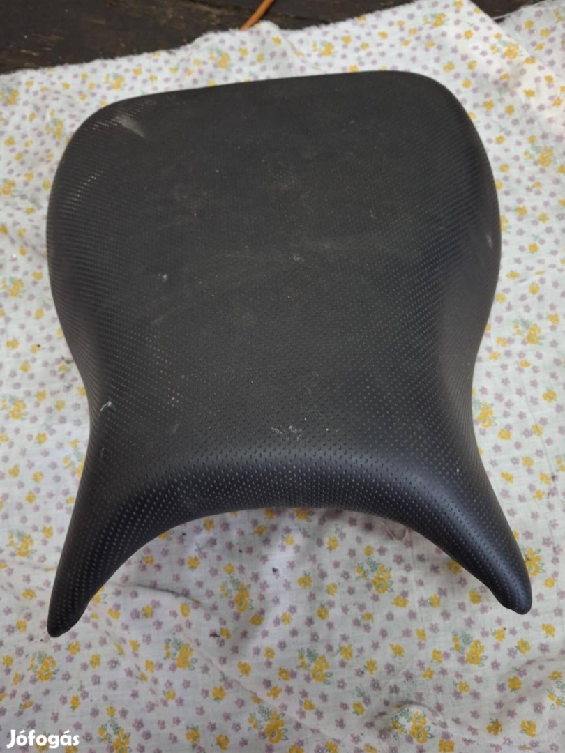 Suzuki Sv 650 99-2002 első ülés , vezető ülés 