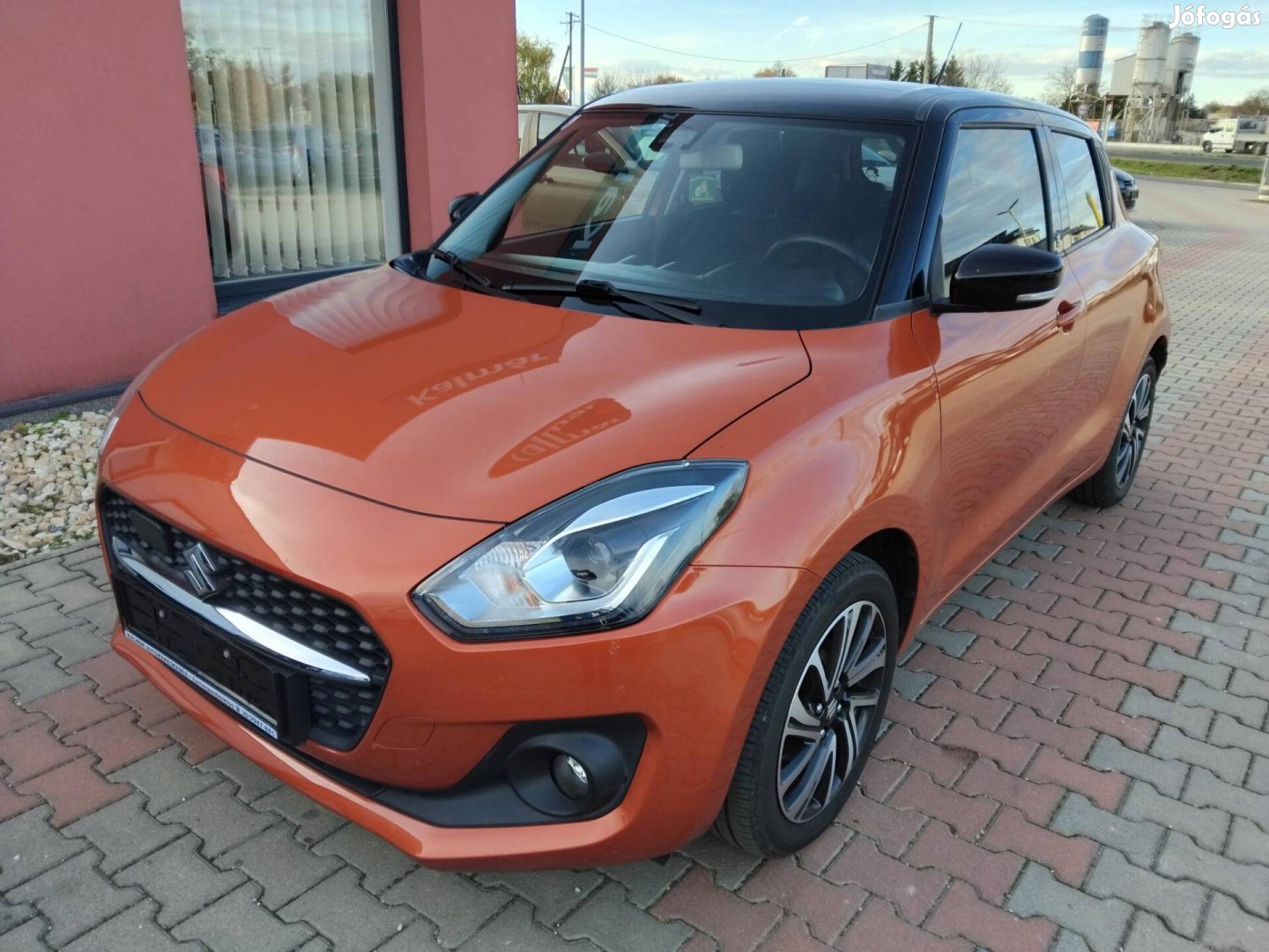 Suzuki Swift 1.2 Dualjet Hybrid GLX kitünő álla