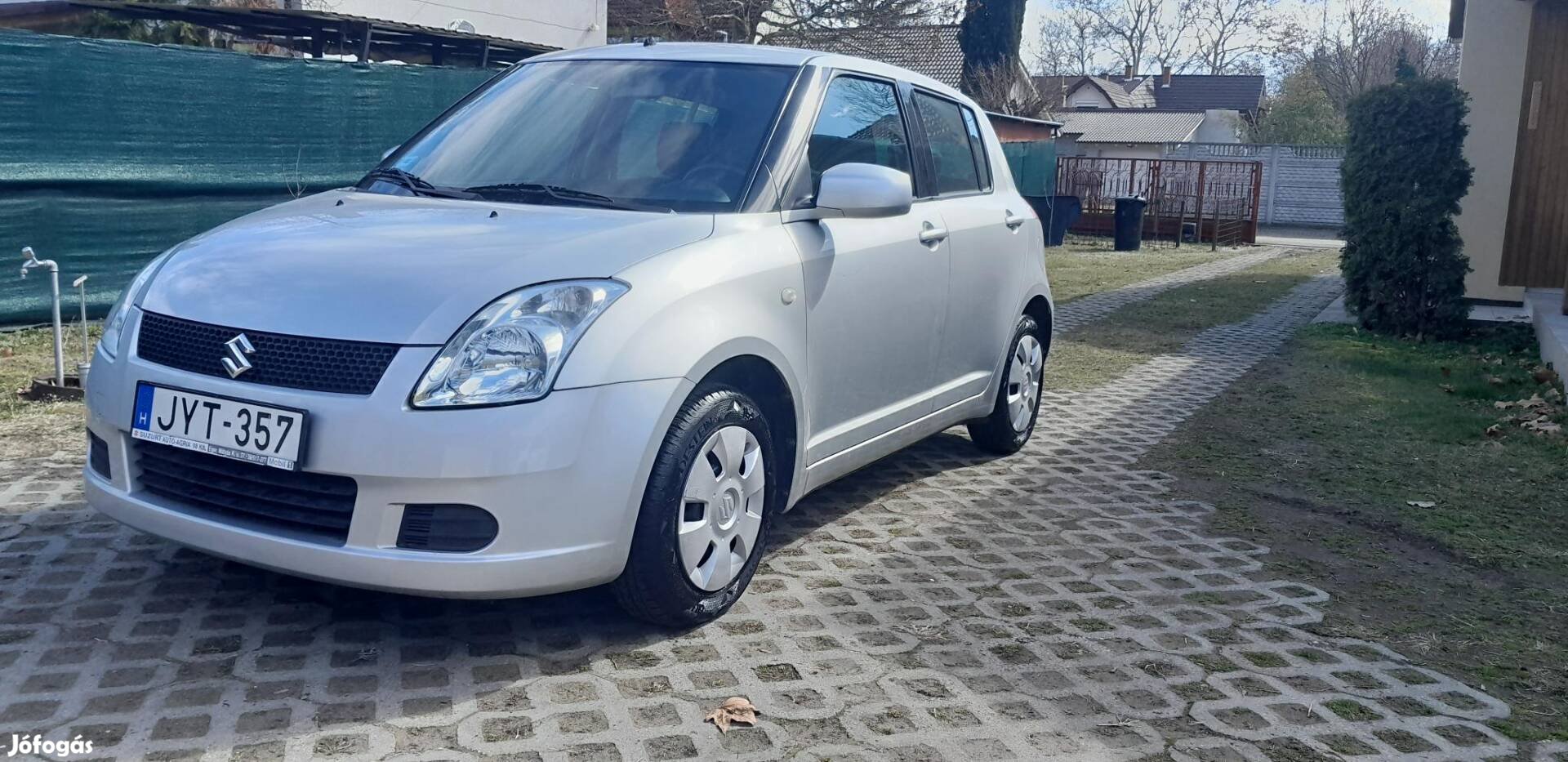 Suzuki Swift 1.3 GLX 85 ezer km. garázsból és G...