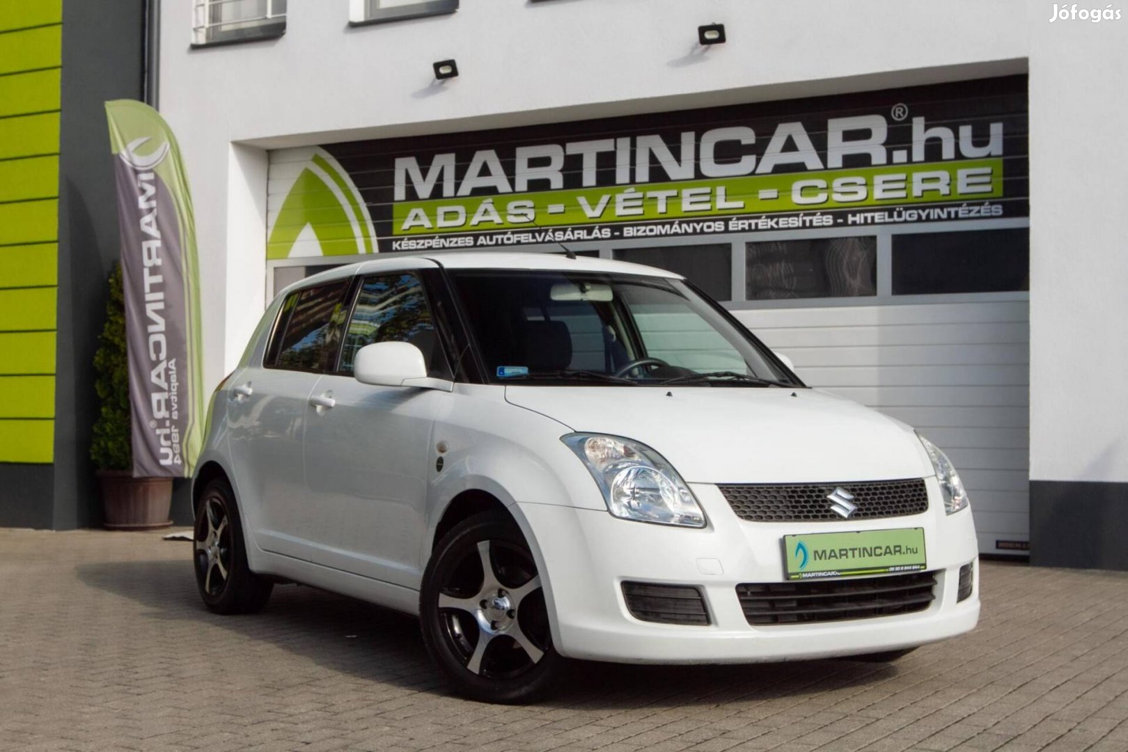 Suzuki Swift 1.3 GLX CD AC Superior White +Magy...