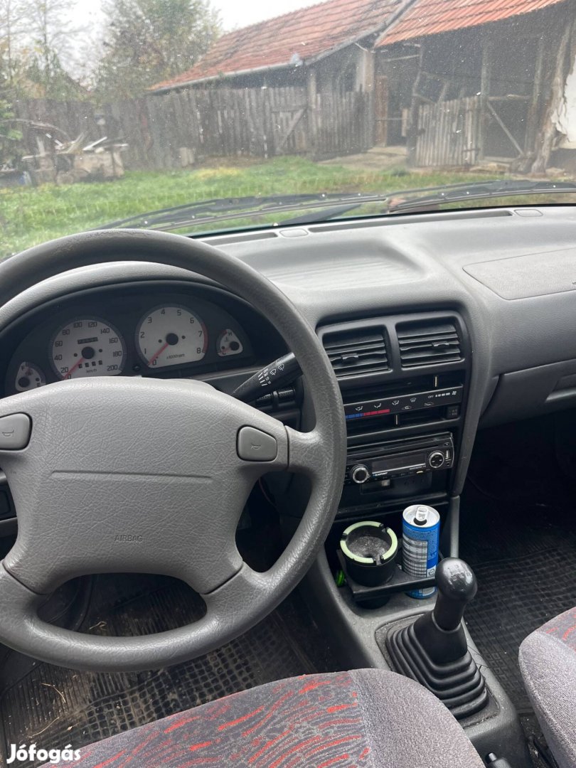 Suzuki Swift 1,3 GLX autó